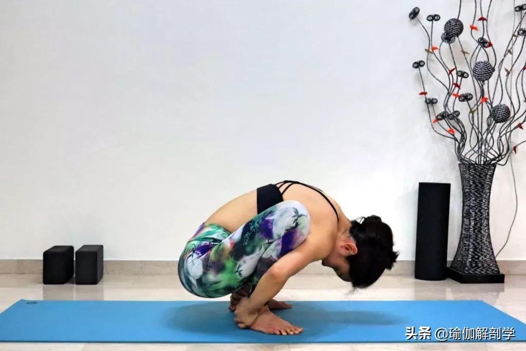 一套在家就能练的北京夜场网瑜伽序列，全方位拉伸，练完筋都松了(图12)